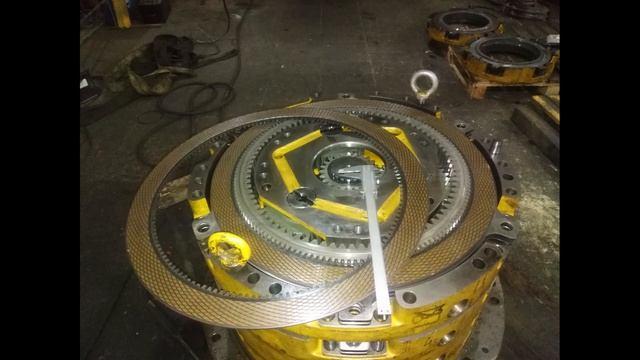 Разборка Японской легенды Komatsu D355A-3 часть2 смотреть онлайн