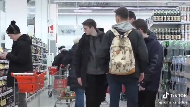 ПРАНК ЧЕРЕЗ КОЛОНКУ смотреть онлайн