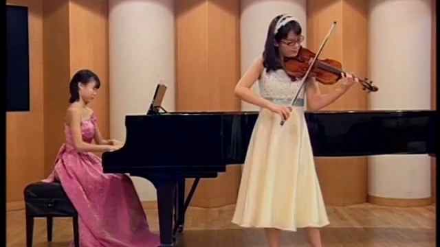 In the Garden 저 장미꽃 위에 이슬 (arr. Johann Kim for violin and piano/ 김예랑 & 김예선) смотреть онлайн