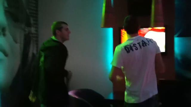 LOC-DOG и TONY VA в DOMINO песня "День Рождения" смотреть онлайн