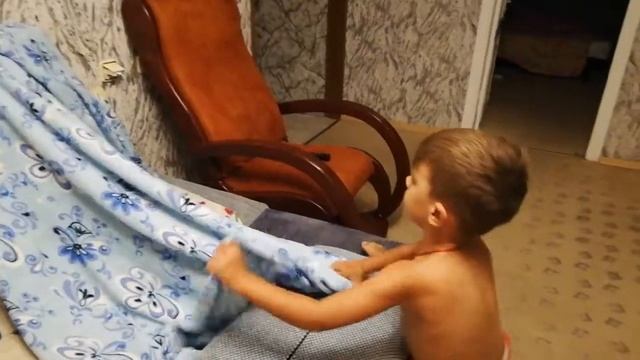 Как построить дом из подушек! смотреть онлайн