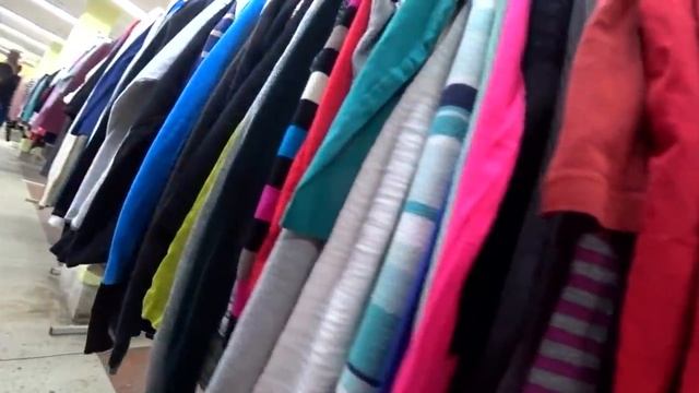 БЛОГ//УТРО//ЗАВТРАК//ПО МАГАЗИНАМ//ВЫБИРАЕМ ЛЕНОЧКЕ ЦВЕТЫ//ВЕРНУЛИСЬ НА СЕКОНД ЗА КОФТОЧКОЙ)