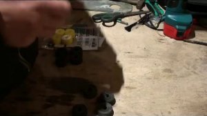 Замена резиновых втулок на задних амортизаторах