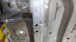 Toyota Urban. Замена передней четверти.
