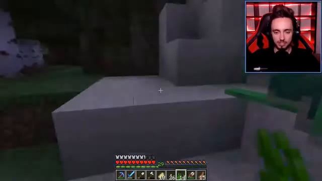 ПРИРУЧИЛИ ЧЕРЕПАХУ В МАЙНКРАФТ! ИГРА ИГРОЙ А ОБЕД ПО РАСПИСАНИЮ!