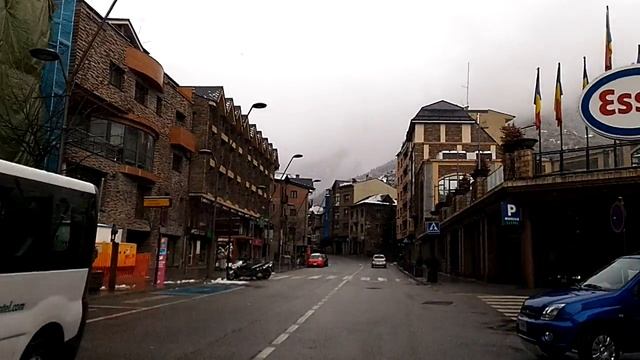 Поездка по красивому городку Ла-Массана зимой, а не по княжеству Андорра. смотреть онлайн