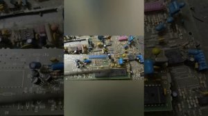 Много КМ конденсаторов в телевизоре Горизонт.