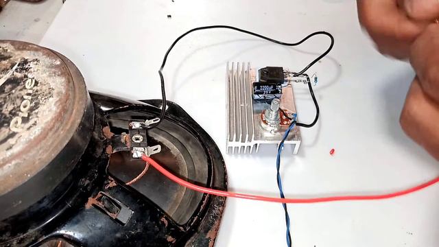 DIY D1047 amplifier 12v | simple powerful bass смотреть онлайн