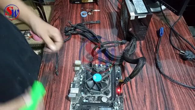 Cara Memasang Prosesor Core i3 6100 di Mainboard MSI H110M PRO VH смотреть онлайн