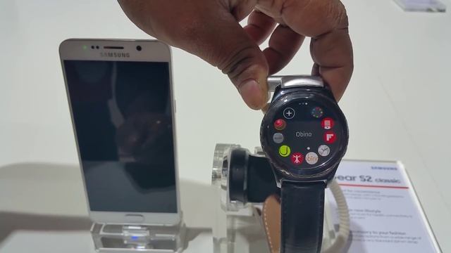 Samsung Gear S2 18 carat Rose Gold & Platinum version Review: Quick First look смотреть онлайн