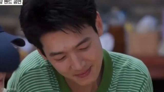 Jung Kyungho admiring Jeon Mido’s voice for almost 2 minutes смотреть онлайн