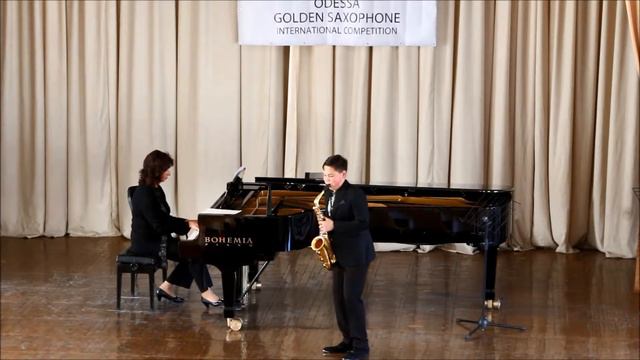 GOLDEN SAXOPHONE 2015 Kenta Igarashi - P.Iturralde , Pequena Czardas смотреть онлайн