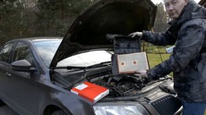 Замена воздушного фильтра в Шкоде Октавии А7. Replacing the air filter in the Skoda Octavia A7.