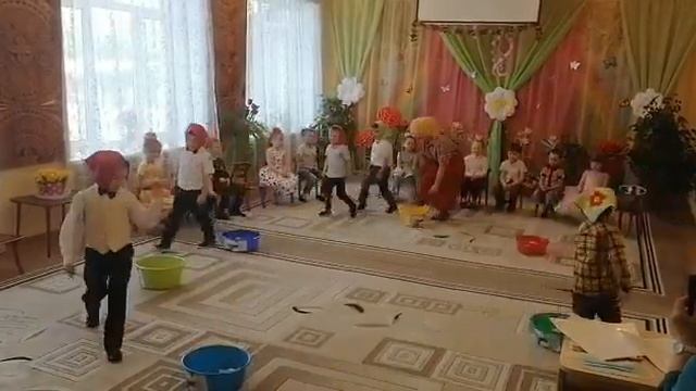 танец "Стирка" младшая группа смотреть онлайн