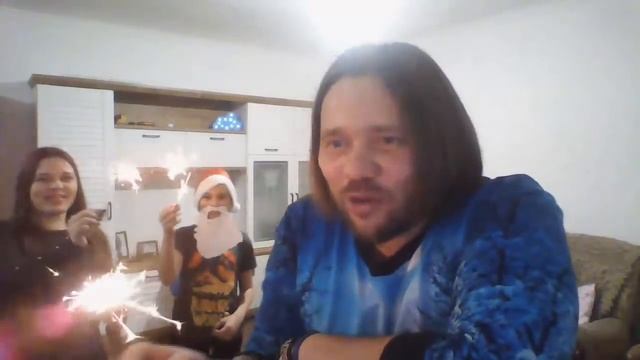 НОВОГОДНИЙ СТРИМ С ПОЗДРАВЛЕНИЯМИ ДЛЯ ЗРИТЕЛЕЙ И ОТВЕТАМИ НА ВОПРОСЫ смотреть онлайн