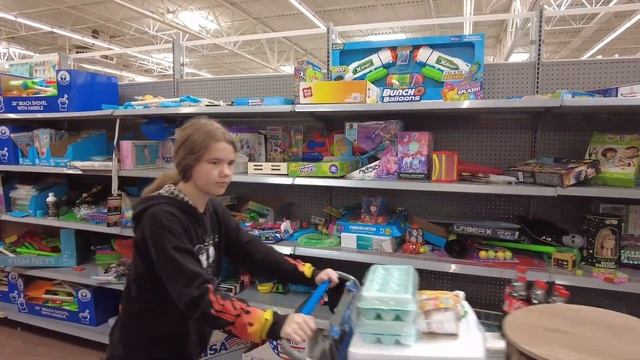 Хеллуин в США 2022/ Смотрим что выставили в волмарт к Рождеству/ Смотрим Хеллуин украшения на домах