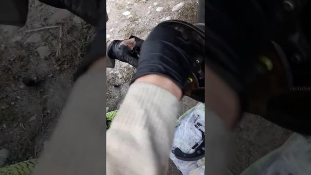 Замена задних тормозных колодок на Toyota Funcargo