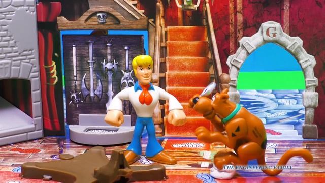 Playing the Scooby Doo Ghost Castle Game with the Assistant смотреть онлайн