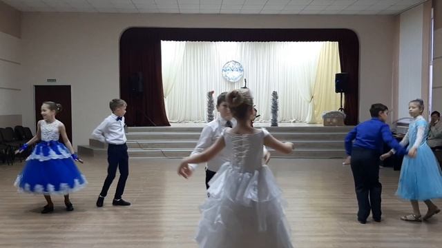 Рождественский вальс 5 А смотреть онлайн