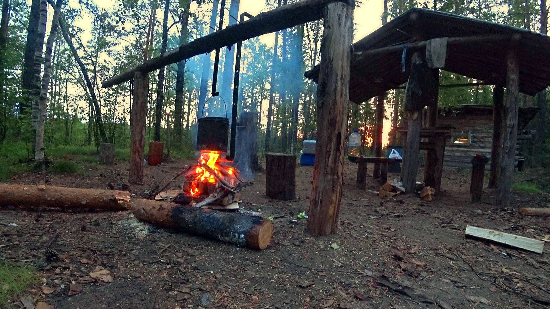 Живем в рыбацкой избе. Рыбалка в дали от цивилизации! Только закинули снасть и сразу трофеи! смотреть онлайн