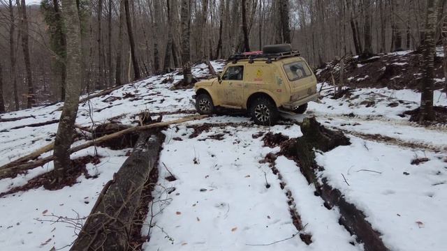 По снегу на гору Бойка, Крым смотреть онлайн