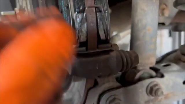 How to replace rear brakes on a Kia Sportage смотреть онлайн