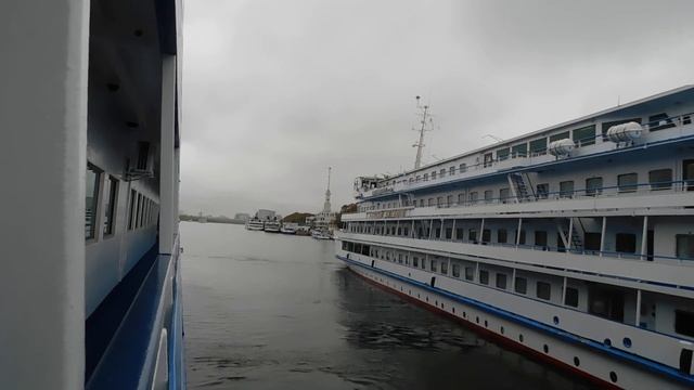 1 Уход из Москвы 1 смотреть онлайн