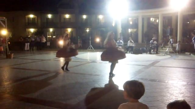 Греческие танцы, отель Lindos Princess смотреть онлайн