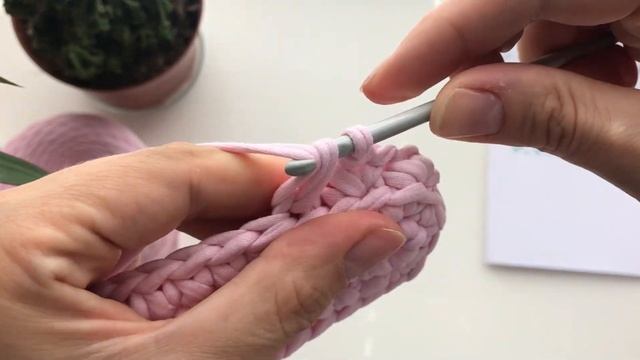 Мини Сумка из трикотажной пряжи смотреть онлайн
