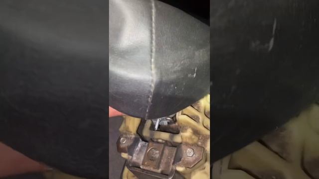 Ремонт кулисы Мицубиси каризма 1.6 двигатель 4G92 постоянно пропадает задняя скорость ￼ смотреть онлайн