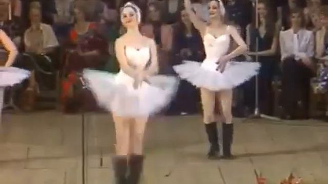 Праздничный танец смотреть онлайн