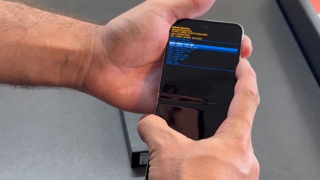 How to reset Samsung Galaxy Z Flip 4 5G | DT DailyTech смотреть онлайн