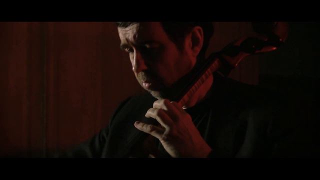 Gigue in C minor from Solo suite No 5 played by Thomas Schonberg cello смотреть онлайн