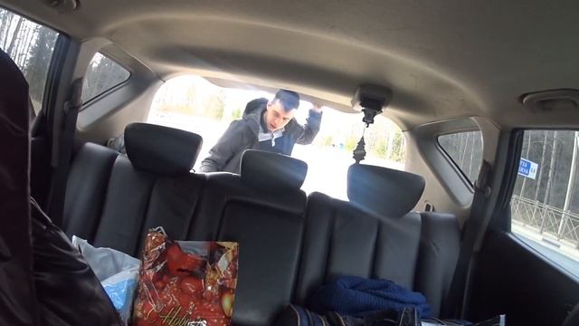 Карантин в Санкт-Петербурге, уезжаем в деревню, мукбанг в машине. Что делать дальше незнаем.