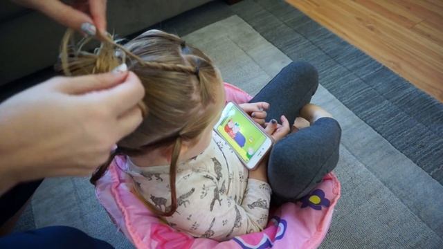 Spiderweb and Spider Halloween Toddler Hairstyle смотреть онлайн