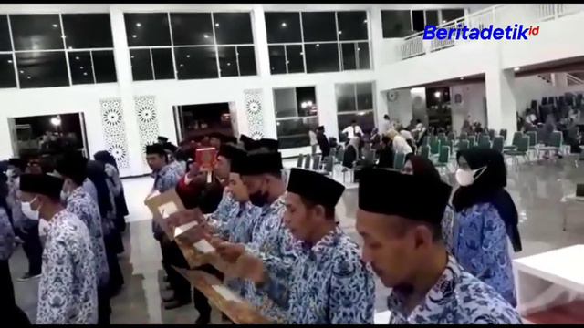 DETIK-DETIK BUPATI BENNY LAOS TURUN TAHTA смотреть онлайн