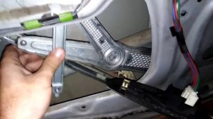 Сятие стекла и стеклоподъёмника Toyota