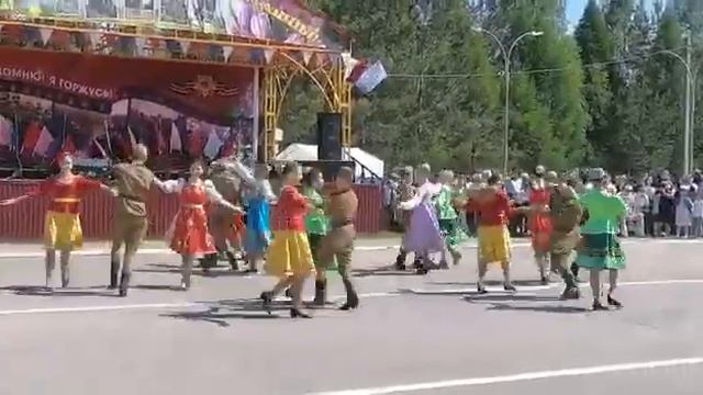 народный ансамбль танца "Росинка" смотреть онлайн