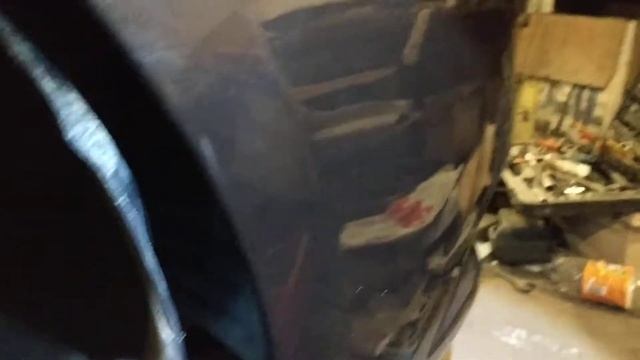 Снятие переднего бампера Skoda Superb (2013 года)