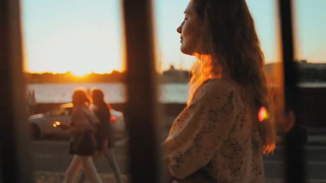 «А он мне нравится»/ Анна Герман, поет актриса Ася Дашина