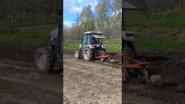 Вспашка земли трактором "Скаут 504" смотреть онлайн