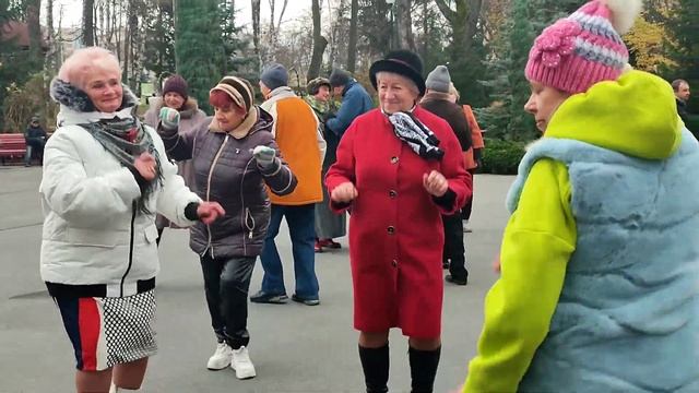 ХАЙ, ЛЮБОВ ПРИЙДЕ! ТАНЦЫ ХАРЬКОВ УКРАИНА НОЯБРЬ 2023 смотреть онлайн