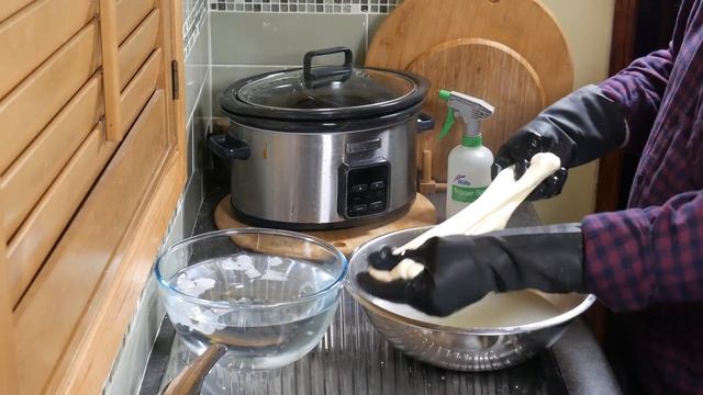 How To Make Delicious Scamorza In Your Own Kitchen!  With Taste Test.