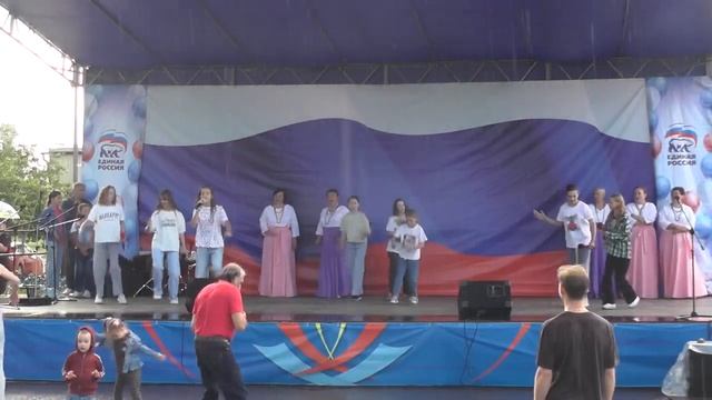 Жаркое лето. Танцы под дождем. смотреть онлайн
