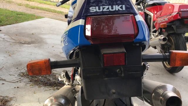 1989 SUZUKI GSXR1100 X 2 T&T (tour & talk) смотреть онлайн