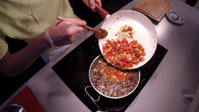 DOMÁCÍ BRAMBORAČKA S HOUBAMI - POLÉVKY - VIDEORECEPTY - RECEPT - RECEPTY смотреть онлайн