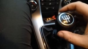 Как снять ручку-набалдашник МКПП Chevrolet Cruze.