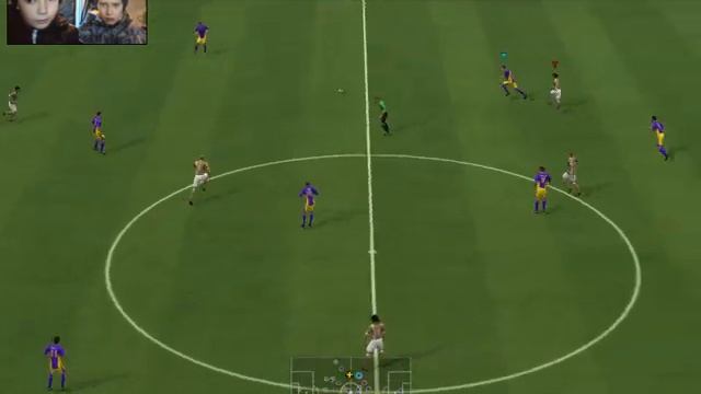 играем с другом в фифа 14  тайм первый