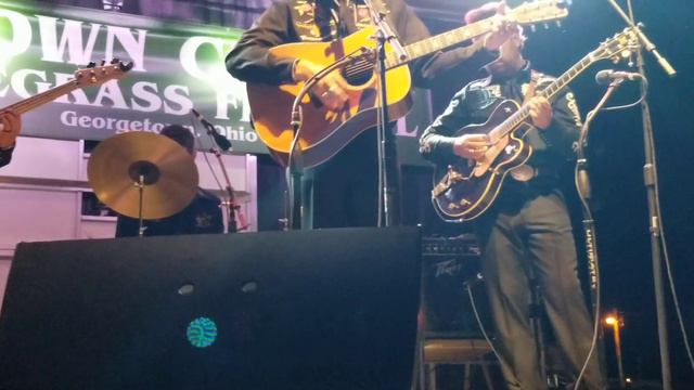I'm So Lonesome I Could Cry / The Malpass Brothers смотреть онлайн