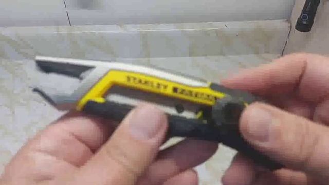 Stanley Fatmax Vs Lenox Utility Knives